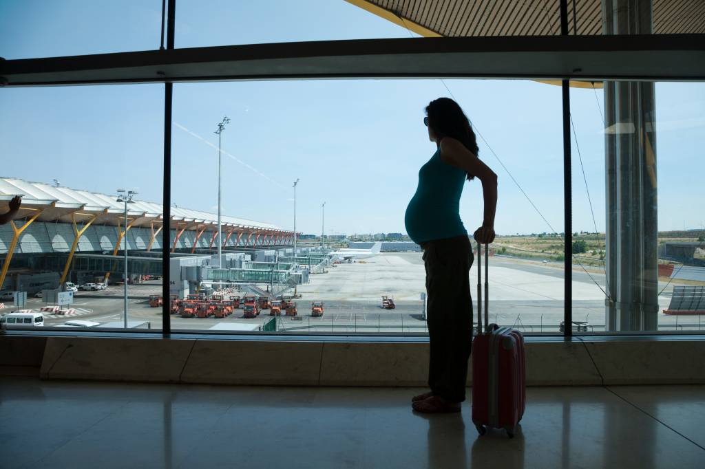 Grávida no aeroporto