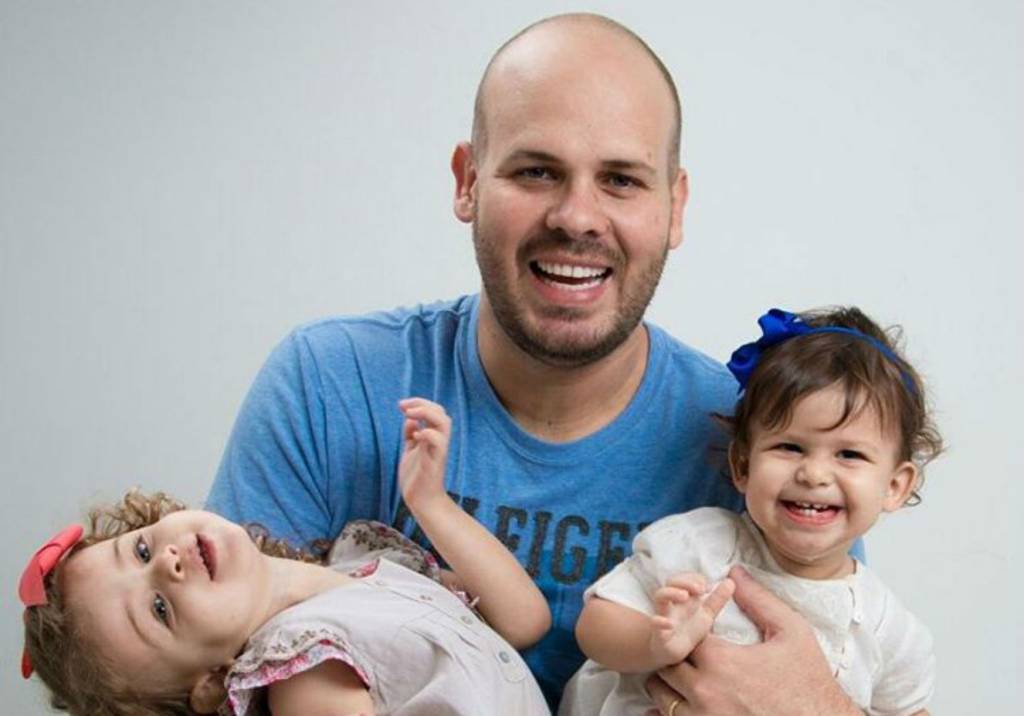 “Eu decidi ficar em casa cuidando das minhas filhas”