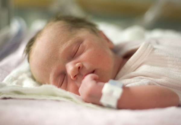 8. Quando o bebê deve sair do quarto dos pais? 8. Quando o bebê deve sair do quarto dos pais?