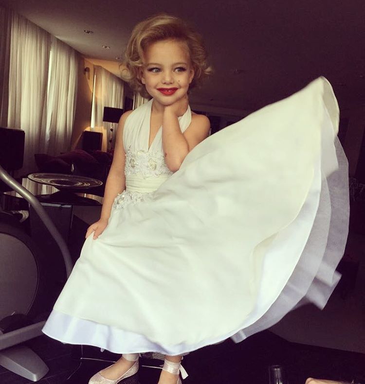 Filha de Sheila Mello ganha festa com o tema Marilyn Monroe