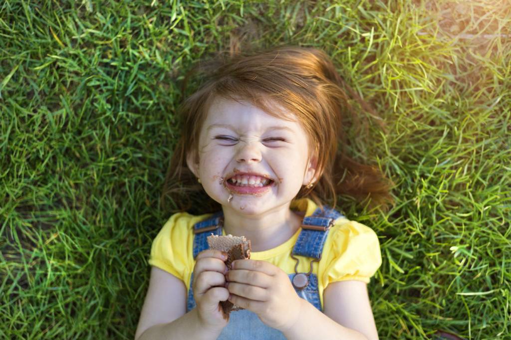 Quando oferecer chocolate pela primeira vez para crianças?