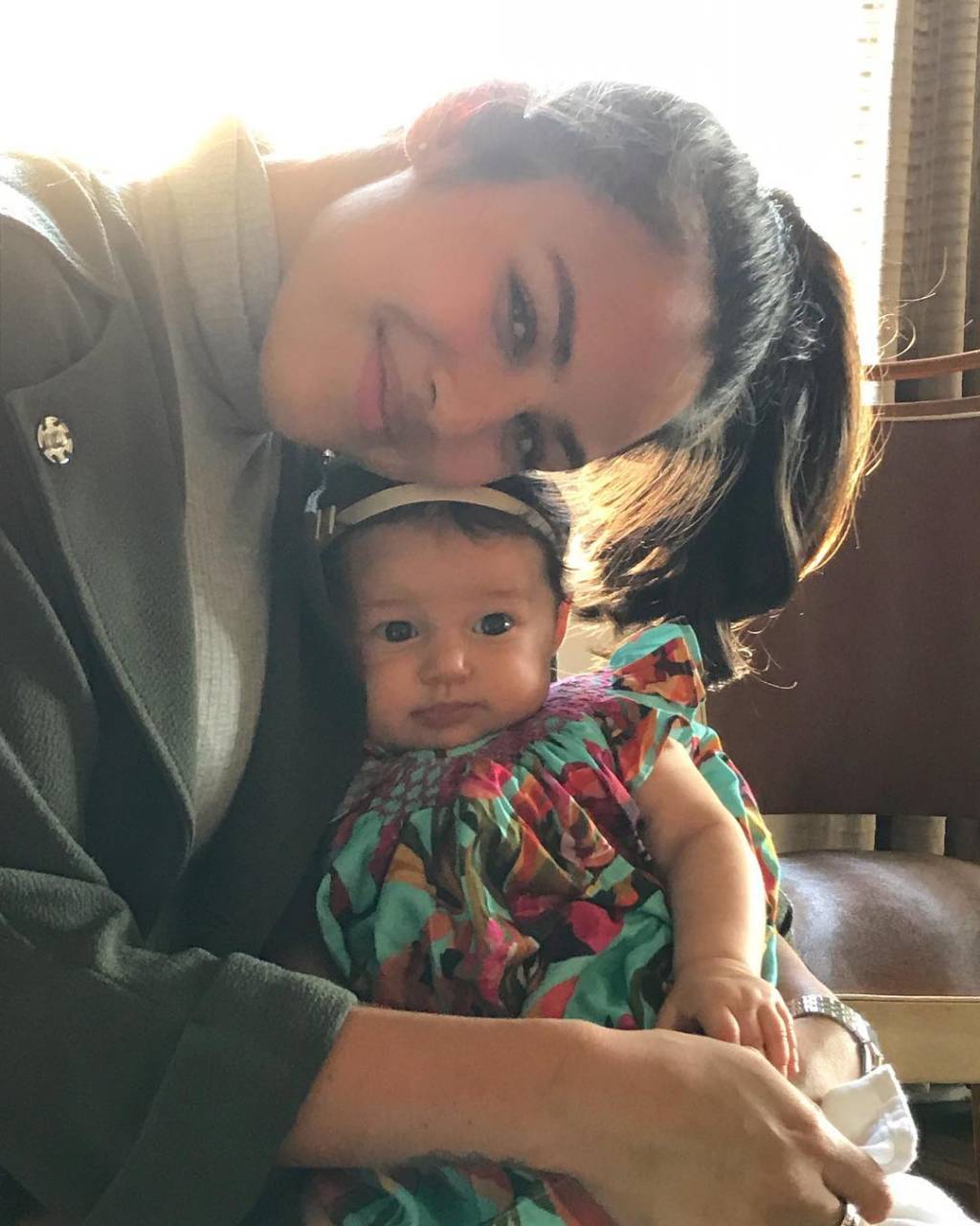 Yanna Lavigne atende pedido de seguidora para doar roupa da filha