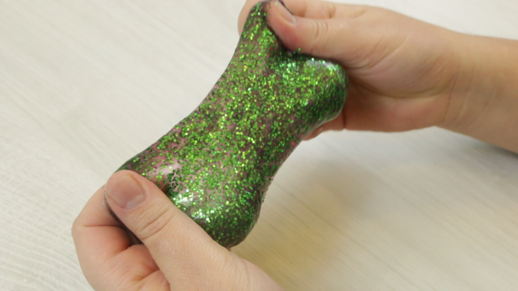 Amoeba com glitter: saiba como fazer em casa