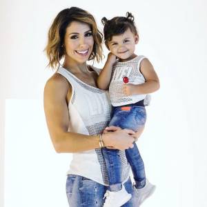 Bella Falconi anuncia que está grávida do segundo filho