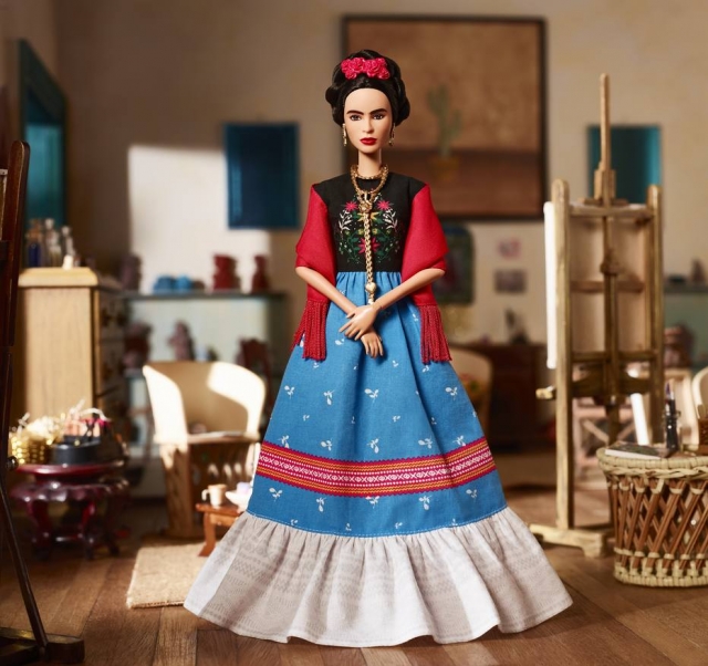 Boneca Barbie da pintora mexicana Frida Kahlo