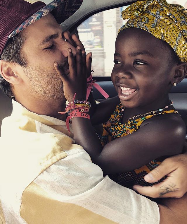 Bruno Gagliasso faz tatuagem para homenagear a filha Titi