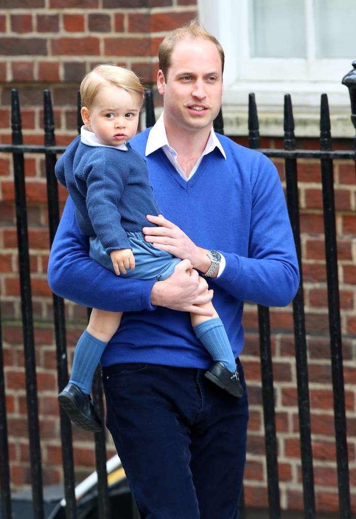 Principe William leva George para conhecer a irmã Charlotte na maternidade Principe William leva George para conhecer a irmã Charlotte na maternidade