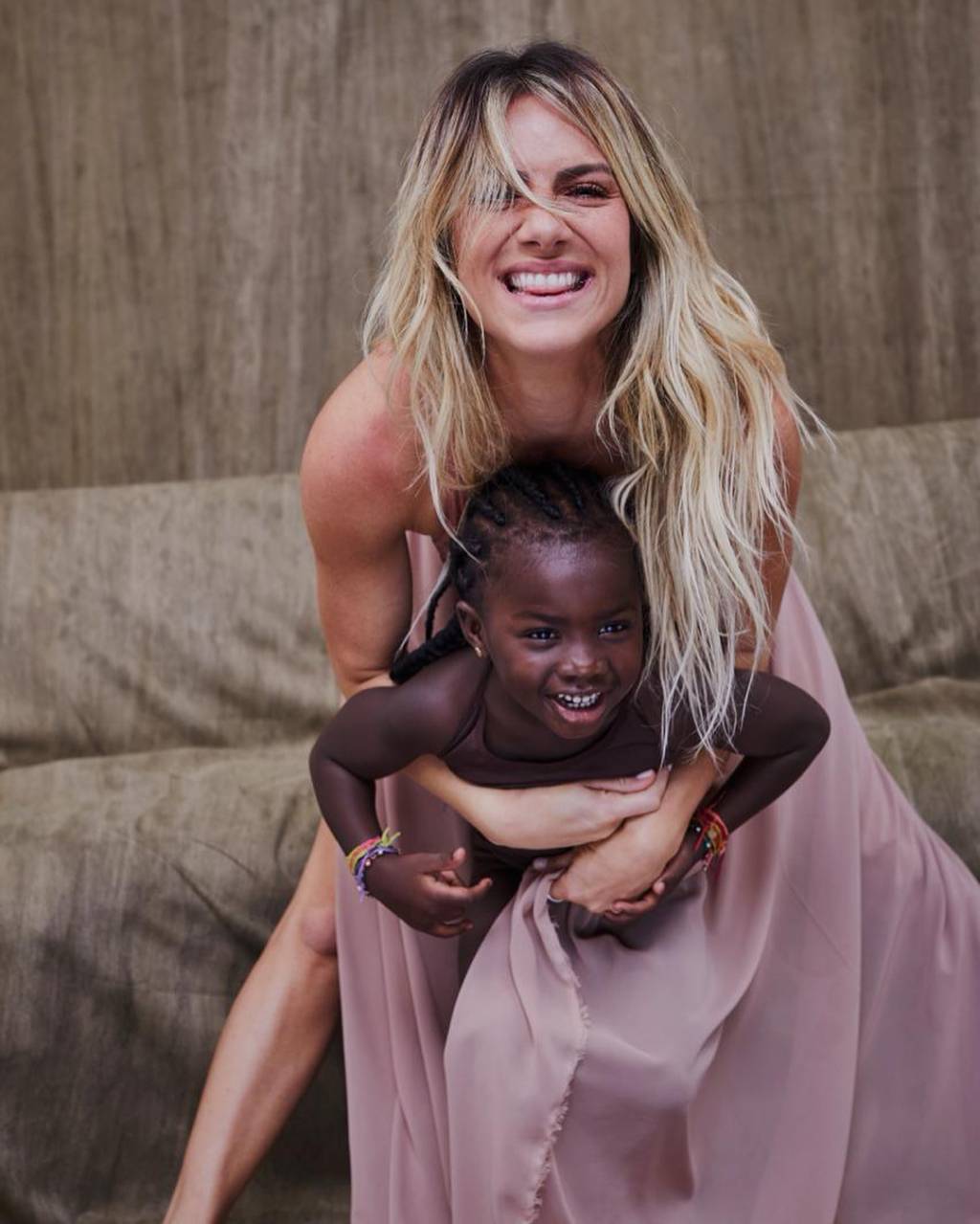 Giovanna Ewbank faz ensaio com Titi Giovanna Ewbank faz ensaio com Titi