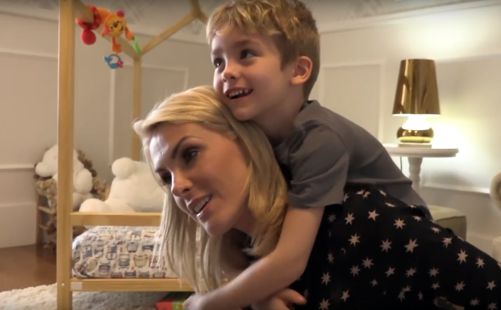 Ana Hickmann mostra quarto do filho Alexandre no YouTube