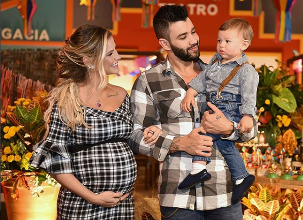 Andressa Suita e Gusttavo Lima comemoram 1 ano do filho Gabriel