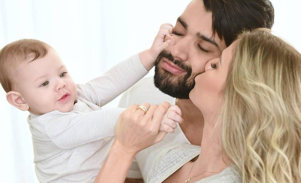Gusttavo Lima se declara para Andressa Suita após nascimento de Samuel