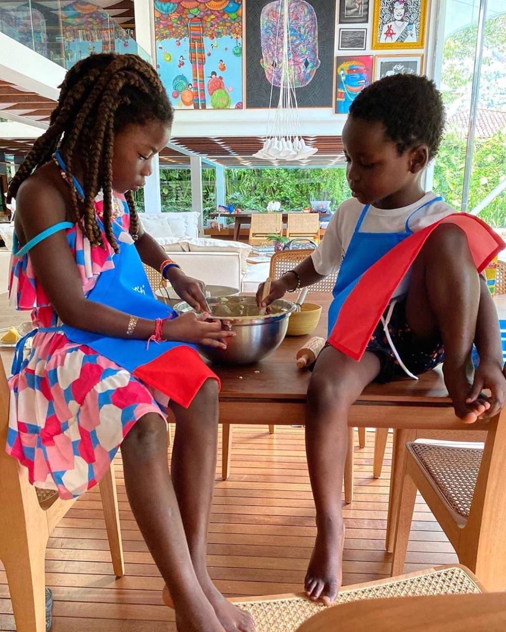 Filho de Gio Ewbank acha jeito fofo de ajudar a madrinha com coronavírus