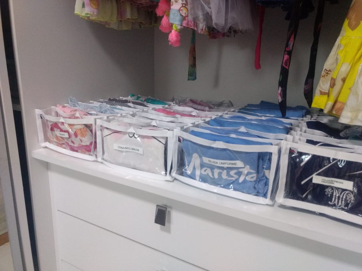 Como-organizar-as-roupas-das-criancas-dentro-do-armario