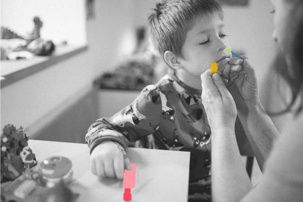 Crianças pequenas podem fazer o autoteste para Covid-19?