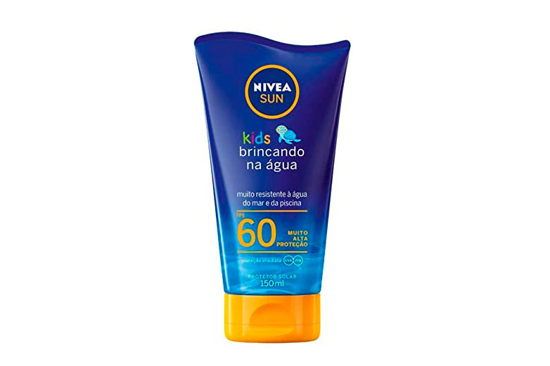 Protetor solar nivea sun kids, embalagem azul e tampa amarela, fator 60.