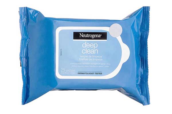 Lenços-demaquilantes-Deep-Clean-Neutrogena pacote quadrado plástico com abertura para retirada dos lenços